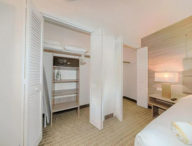 Club Lux Resort By the Beach hotel detail image 4