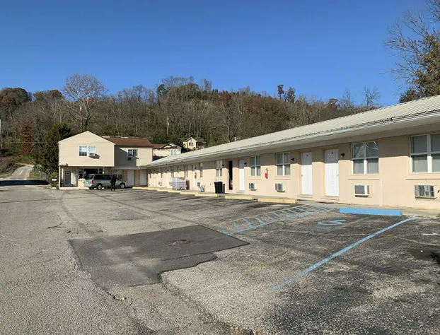 Travelers Motel hotel detail image 1