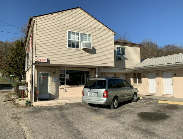 Travelers Motel hotel detail image 4