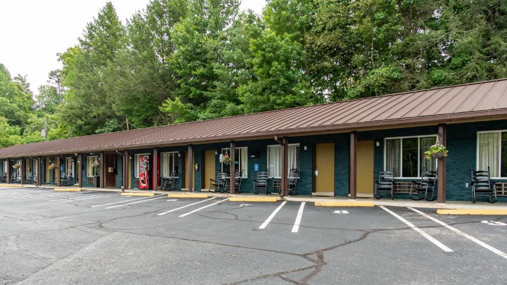 Townsend River Breeze Inn hotel hero