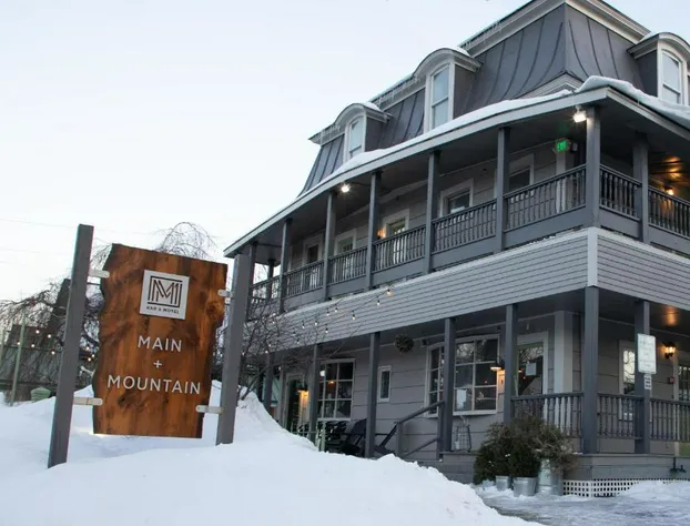 Main and Mountain Bar & Motel hotel detail image 1