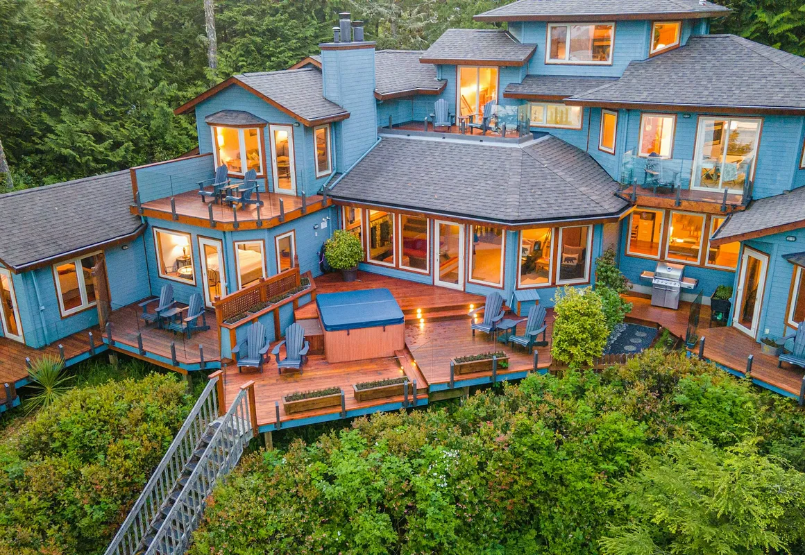 Snug Harbour Inn hotel hero