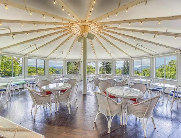 Apple Tree Inn hotel detail image 4