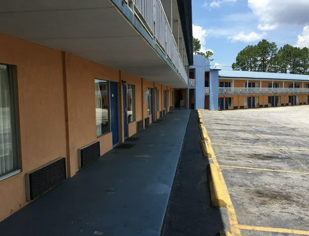 Ashburn Inn & RV Park hotel detail image 1