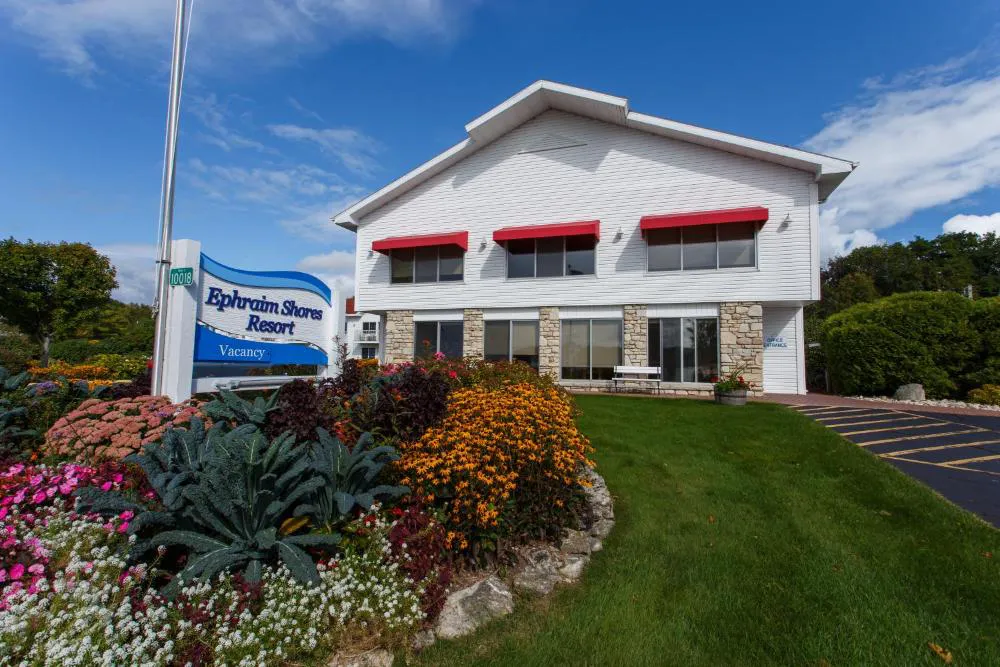 Ephraim Shores Resort hotel hero