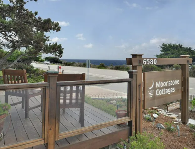 Moonstone Cottages hotel detail image 3