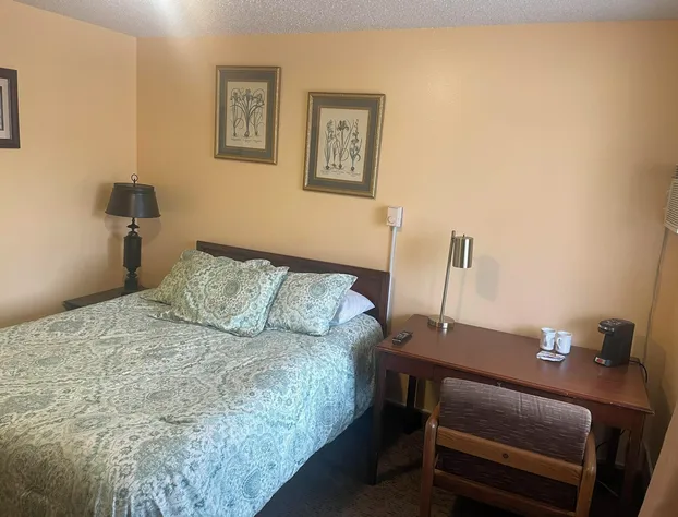 Golden Door Motel hotel detail image 4