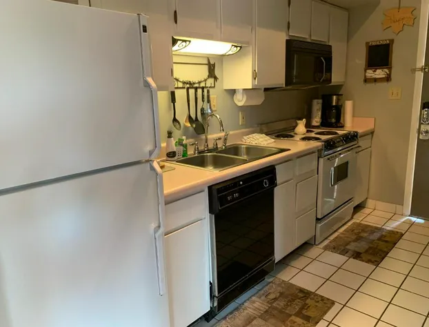 Laurel Inn Condominium hotel detail image 1