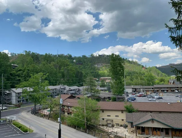 Olde Gatlinburg Rentals hotel detail image 2