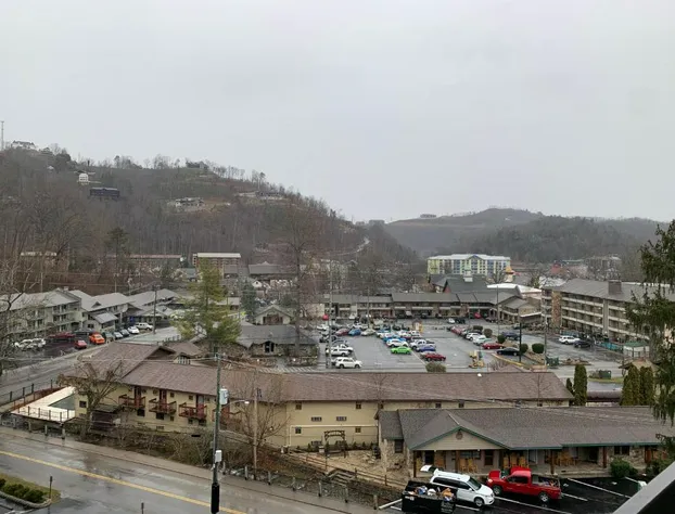 Olde Gatlinburg Rentals hotel detail image 3