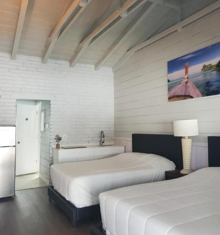 Hollywood Gardens Inn & Suites hotel hero