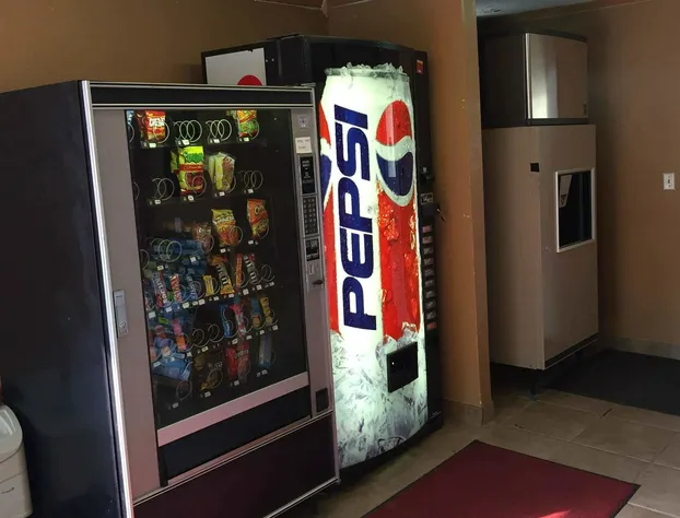 Super 7 Inn hotel detail image 3