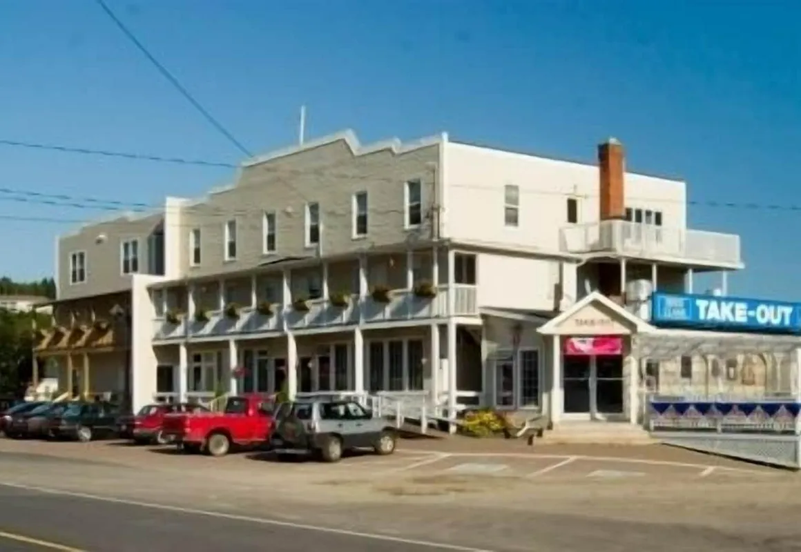 Parkland Village Inn hotel hero