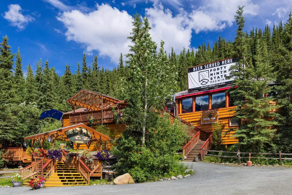 Denali Crow's Nest Cabins hotel hero