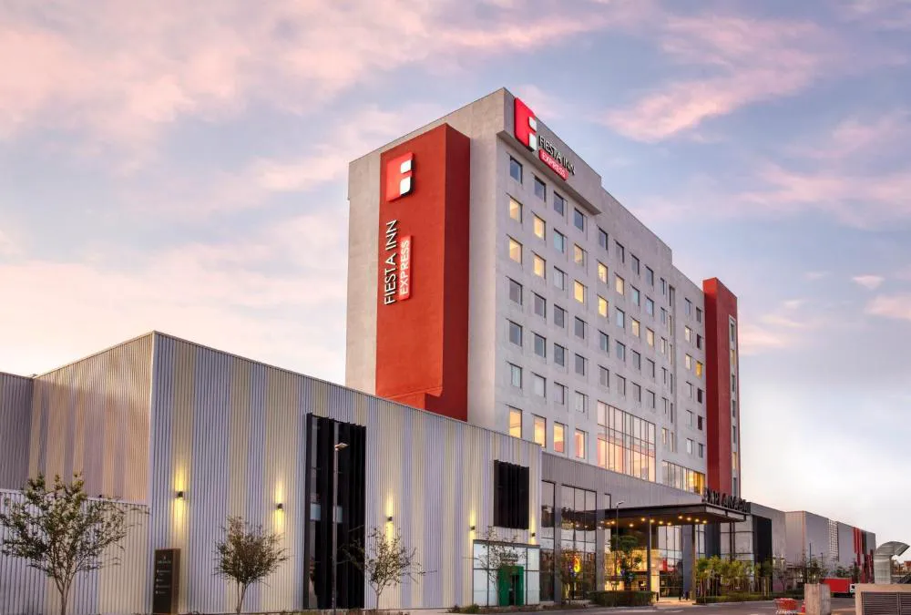 Fiesta Inn Express Puebla Explanada hotel hero