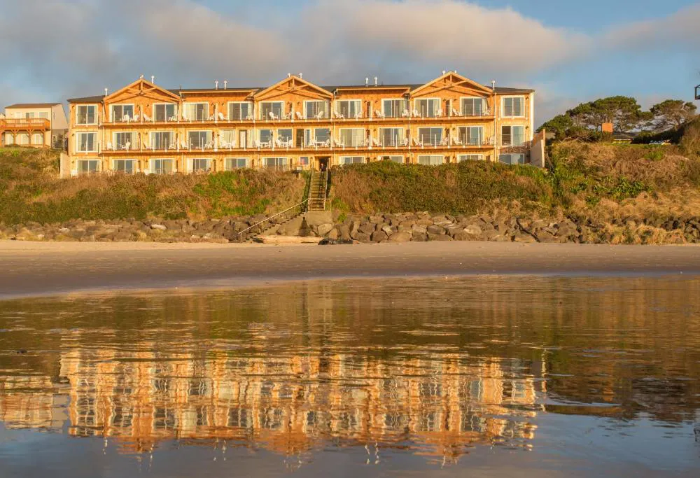 Pelican Shores Inn hotel hero