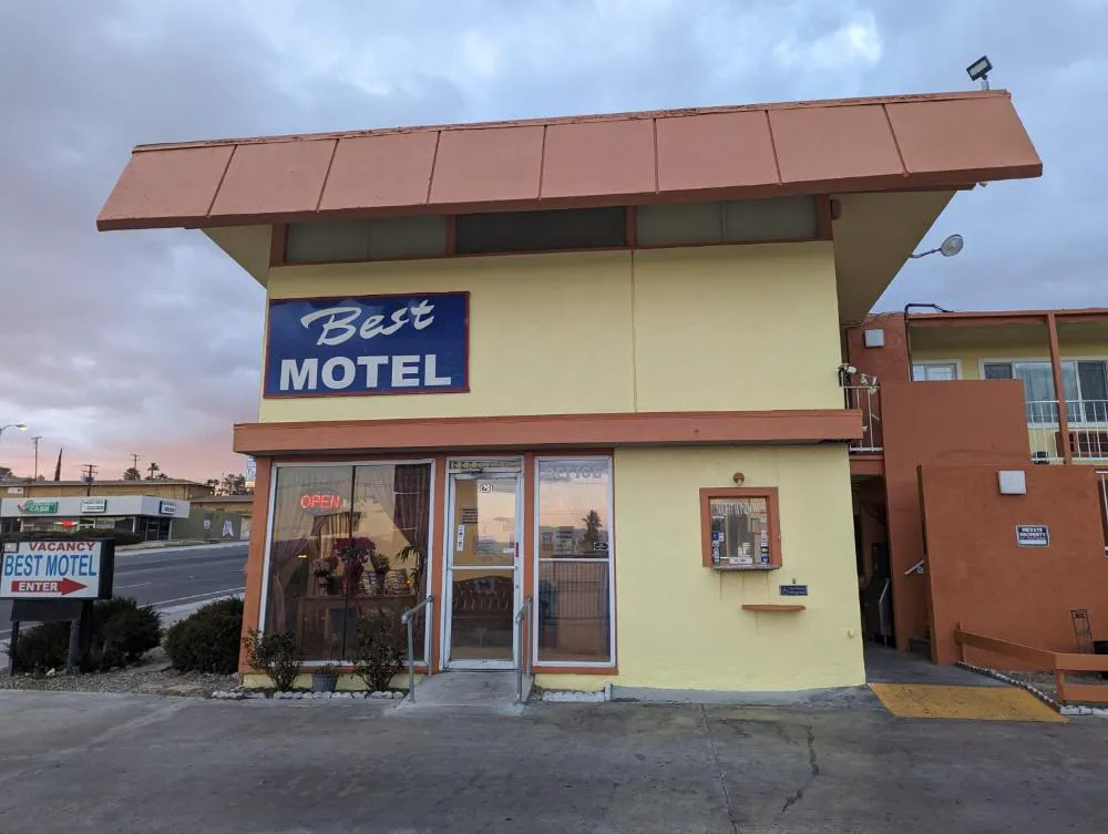 Best Motel hotel hero