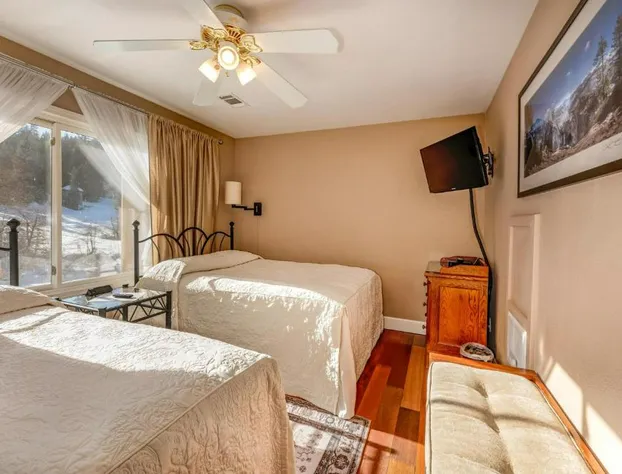 Big Creek Inn hotel detail image 4