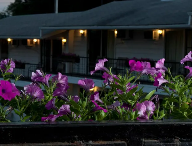 The Lake George Inn hotel detail image 2