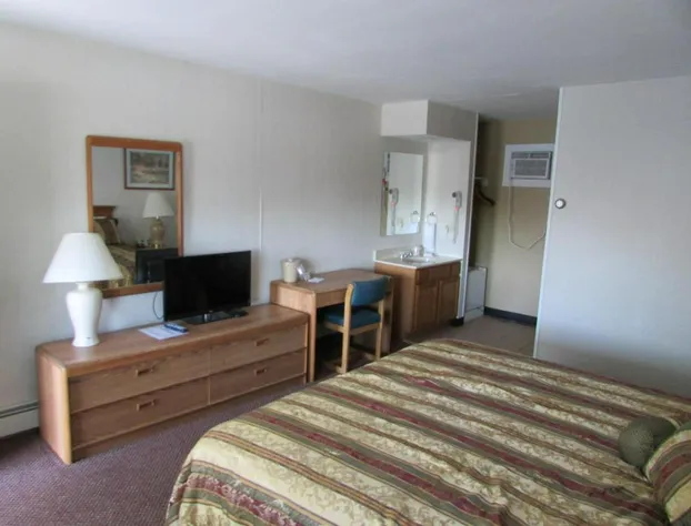 The Lake George Inn hotel detail image 4