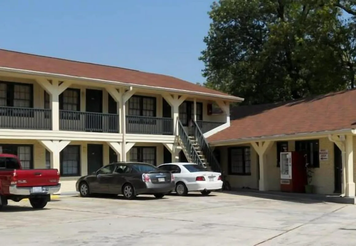 Creek Side Inn hotel hero