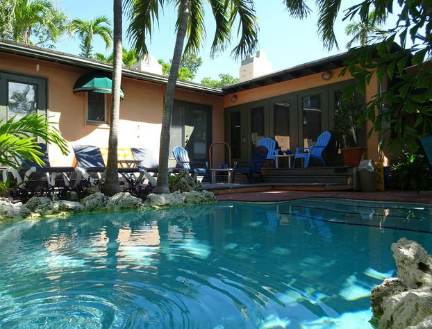 Suite Dreams Inn by the Beach hotel detail image 1