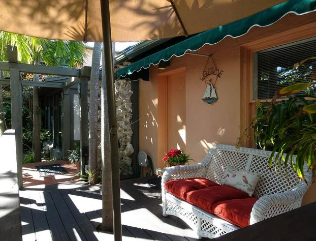 Suite Dreams Inn by the Beach hotel detail image 4
