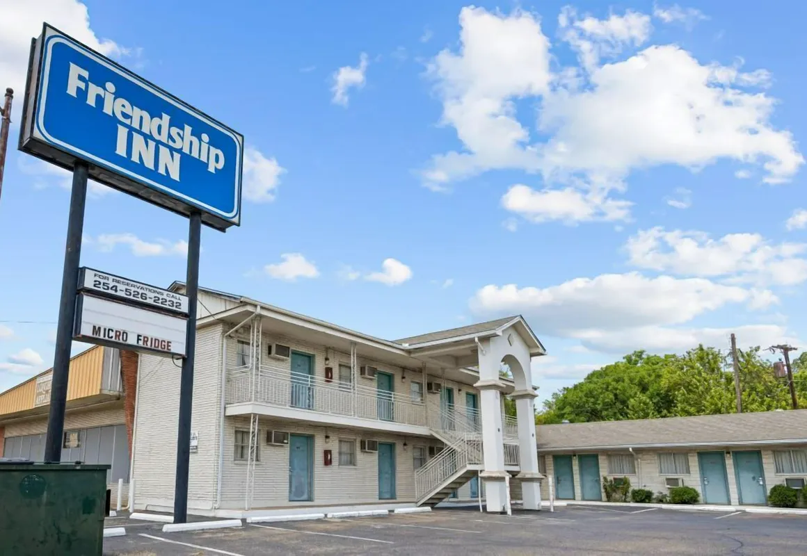 Friendship Inn hotel hero