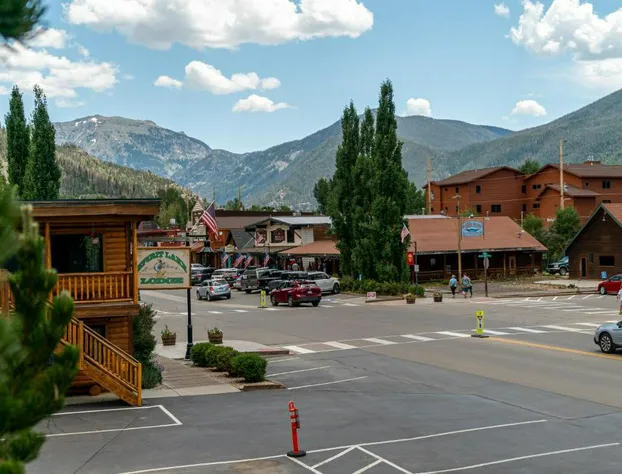 Spirit Lake Lodge hotel detail image 2