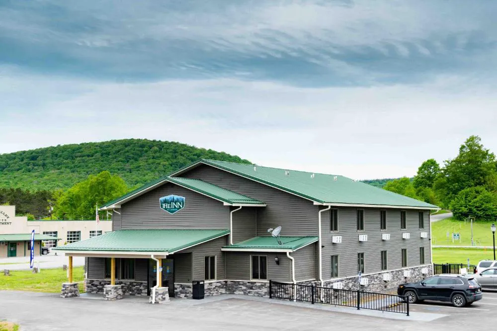 The Inn at Canaan hotel hero