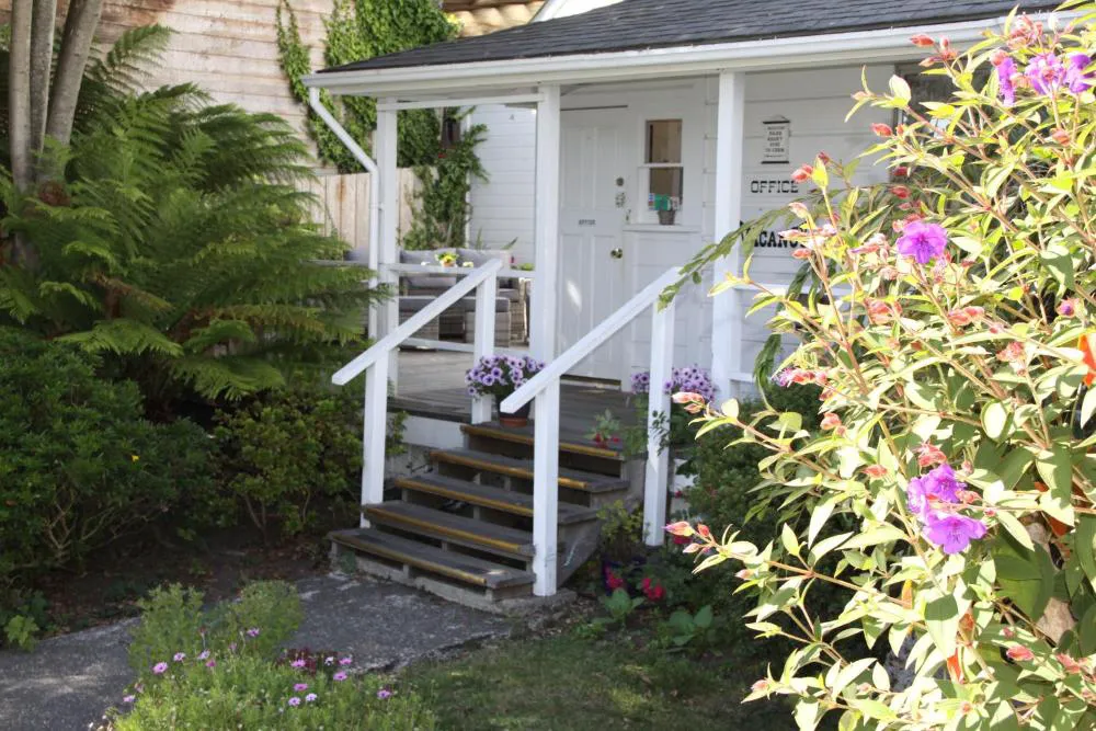 Seagull Inn hotel hero