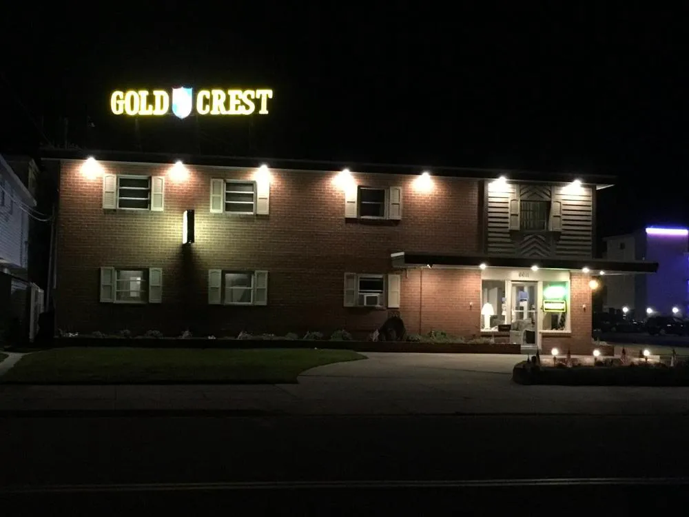 Gold Crest Motel hotel hero