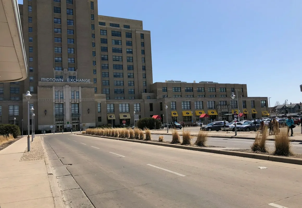 Midtown Manor hotel hero