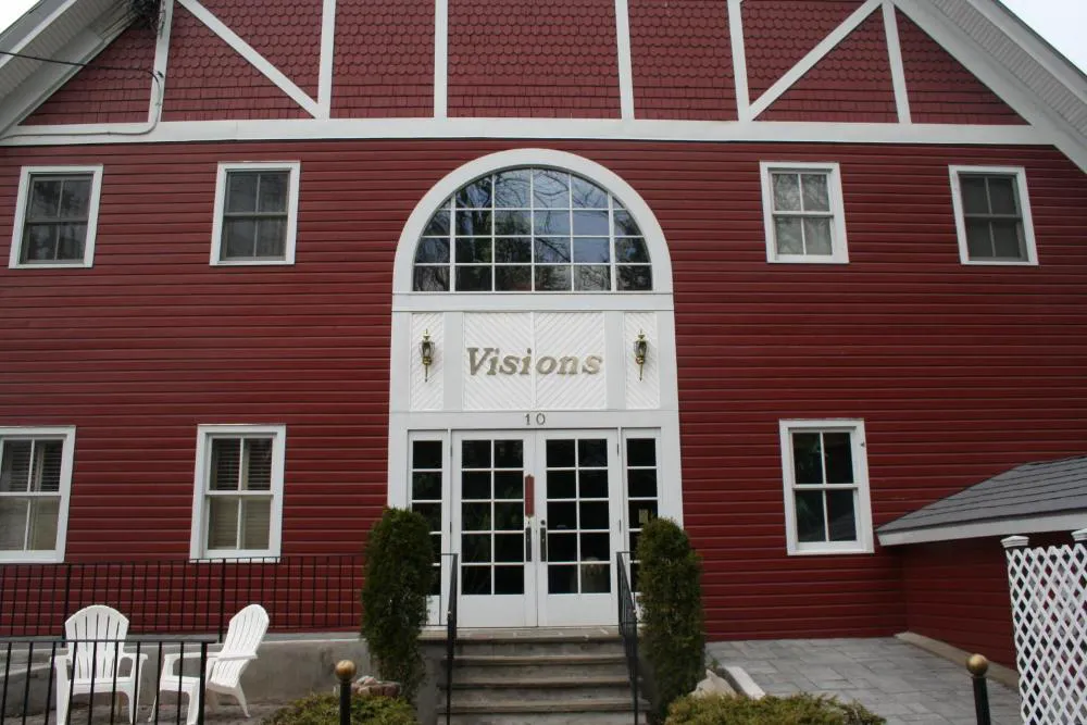 Visions Inn hotel hero