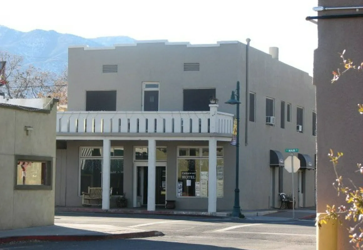 Cottonwood Hotel hotel hero