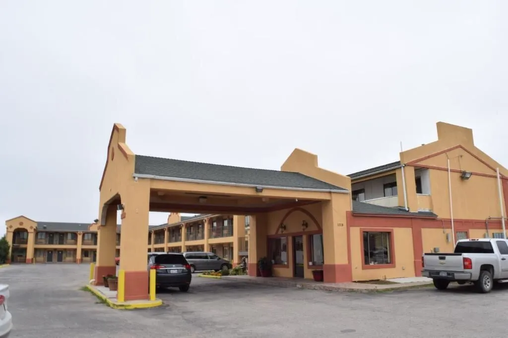 Delux Inn hotel hero