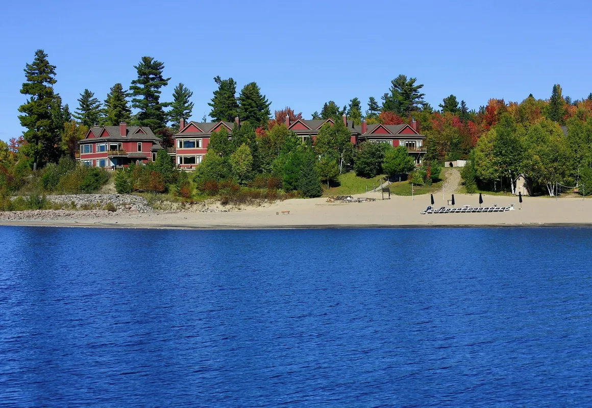 Le Village Windigo hotel hero