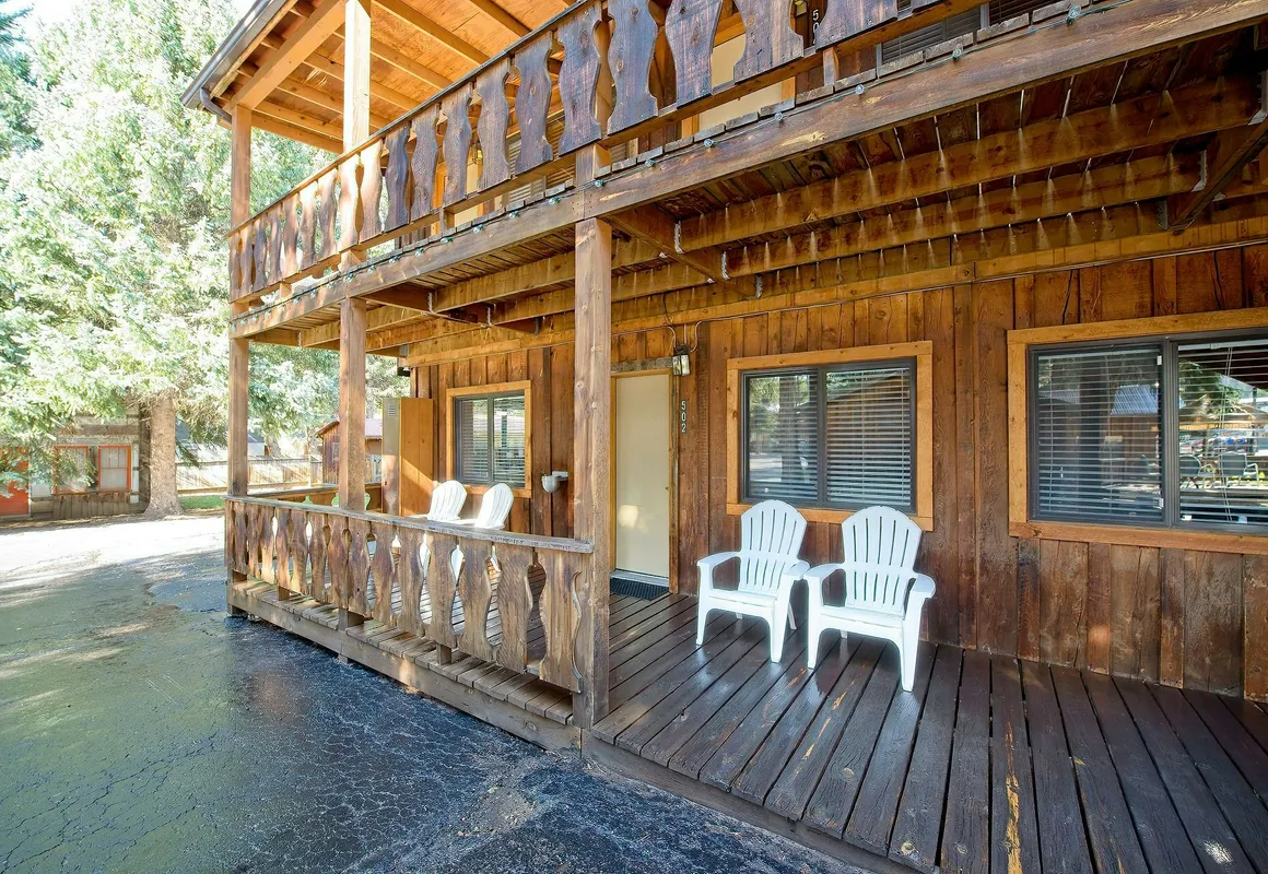 Thunderbird Lodge hotel hero