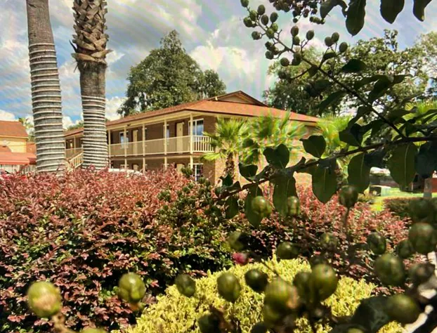 Savannah Inn and Suites hotel detail image 1