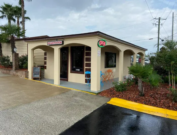 Savannah Inn and Suites hotel detail image 3