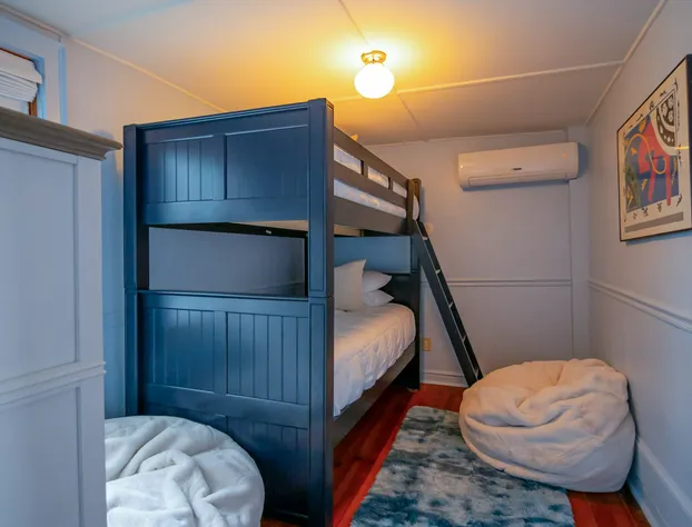 The Burbankrose hotel detail image 4