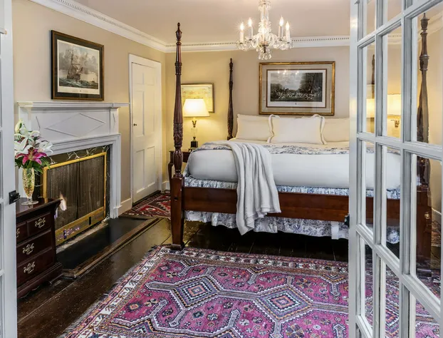 Samuel Durfee House B&B hotel detail image 4