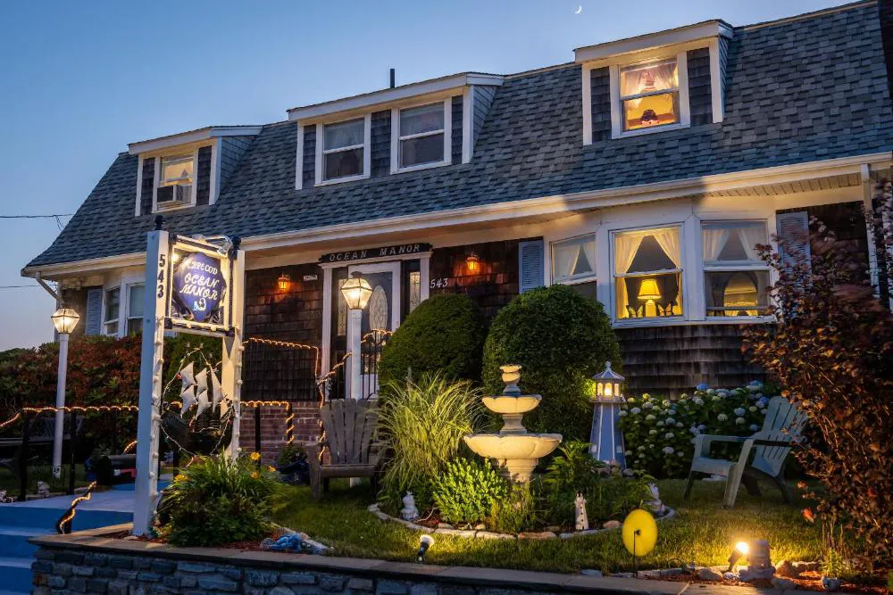 A Cape Cod Ocean Manor Inn hotel hero