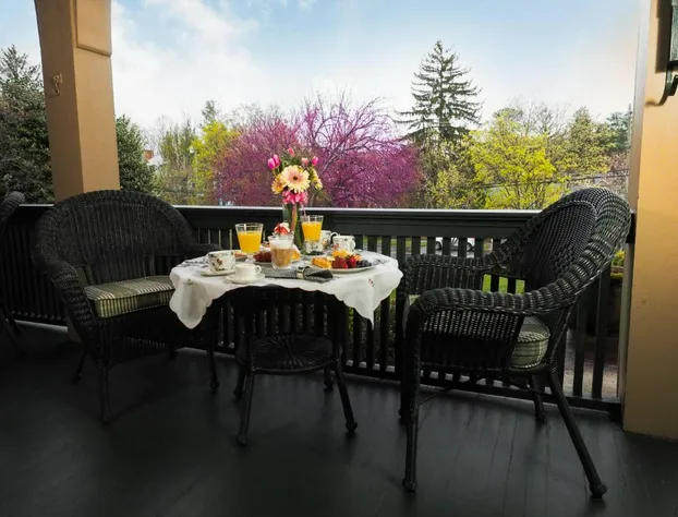 1900 Inn on Montford hotel detail image 3