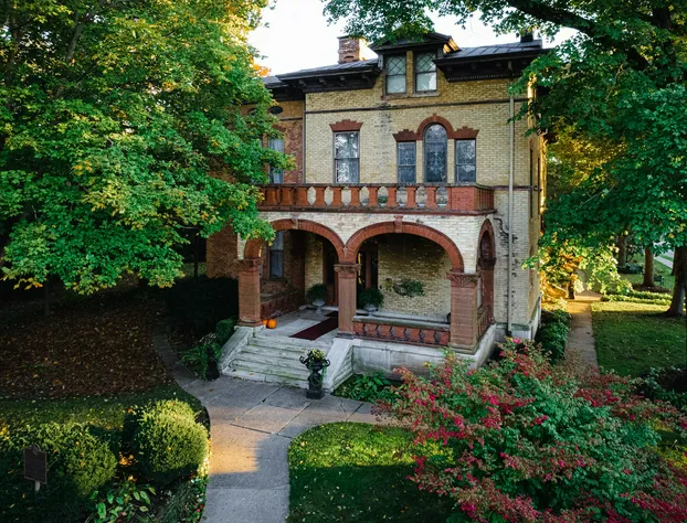 Vrooman Mansion B&B hotel detail image 2