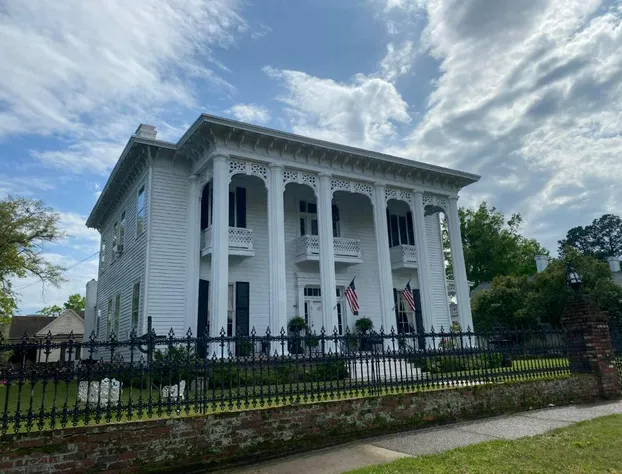 Shadowlawn Bed & Breakfast hotel detail image 1