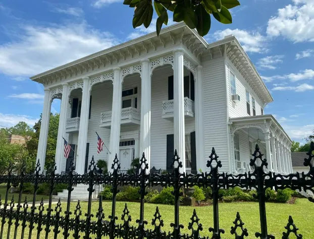 Shadowlawn Bed & Breakfast hotel detail image 4