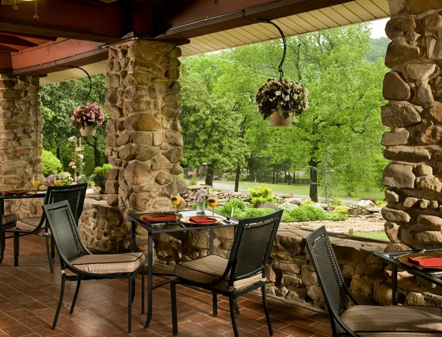 Hilltop Manor Bed and Breakfast hotel detail image 4