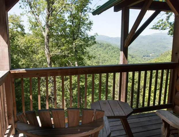 Lazy Bear Lodge hotel detail image 3