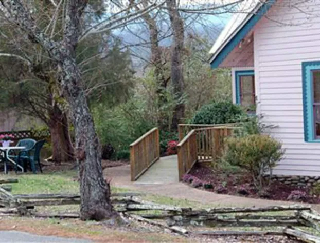 Smokies Bed and Breakfast hotel detail image 2